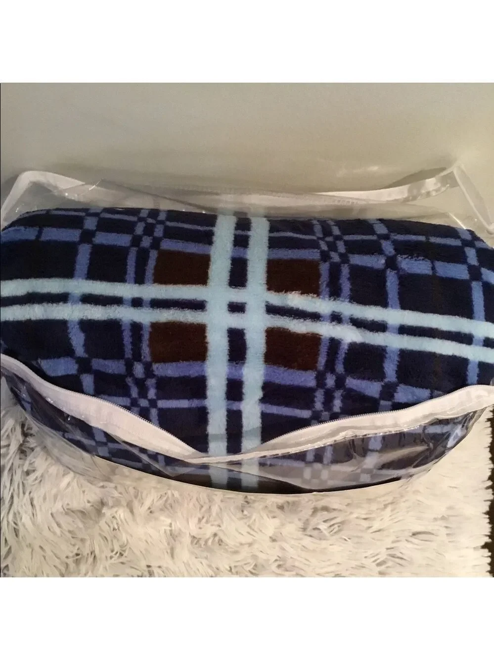 Plaid fleece and Sherpa throw 50x60 new
